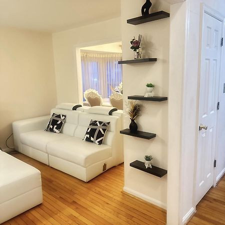 Special Rate Worthy Posh And Magnificent 4 Bedrooms And Two & Half Bath Ґрінбелт Екстер'єр фото