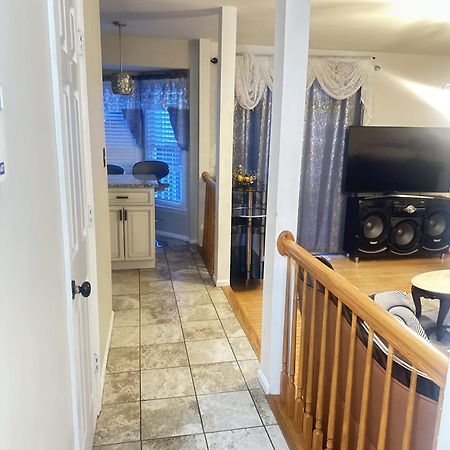 Special Rate Worthy Posh And Magnificent 4 Bedrooms And Two & Half Bath Ґрінбелт Екстер'єр фото