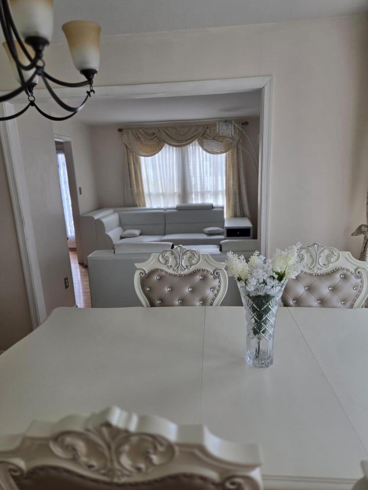 Special Rate Worthy Posh And Magnificent 4 Bedrooms And Two & Half Bath Ґрінбелт Екстер'єр фото