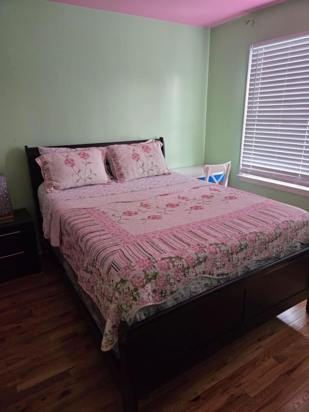 Special Rate Worthy Posh And Magnificent 4 Bedrooms And Two & Half Bath Ґрінбелт Екстер'єр фото