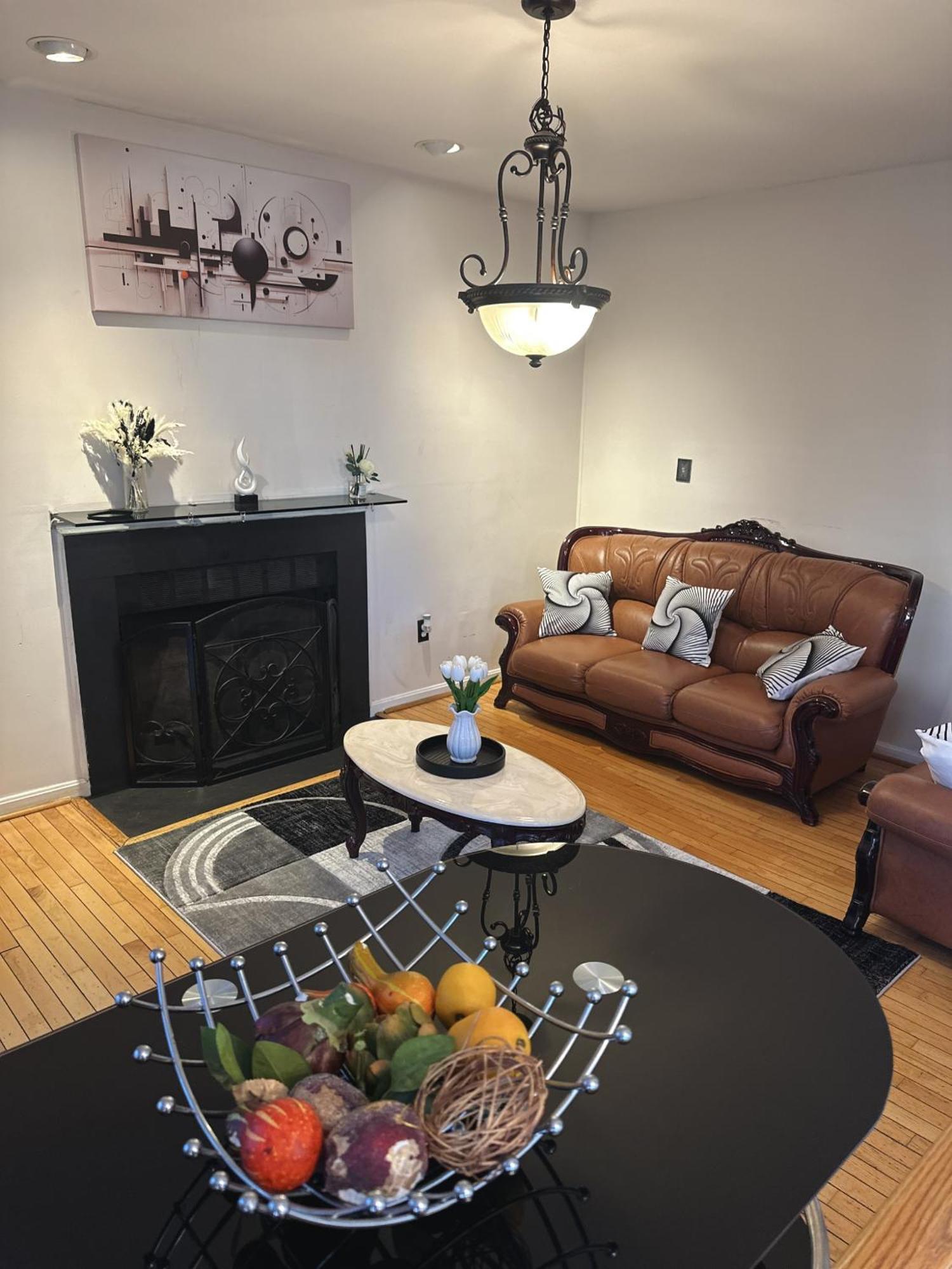 Special Rate Worthy Posh And Magnificent 4 Bedrooms And Two & Half Bath Ґрінбелт Екстер'єр фото