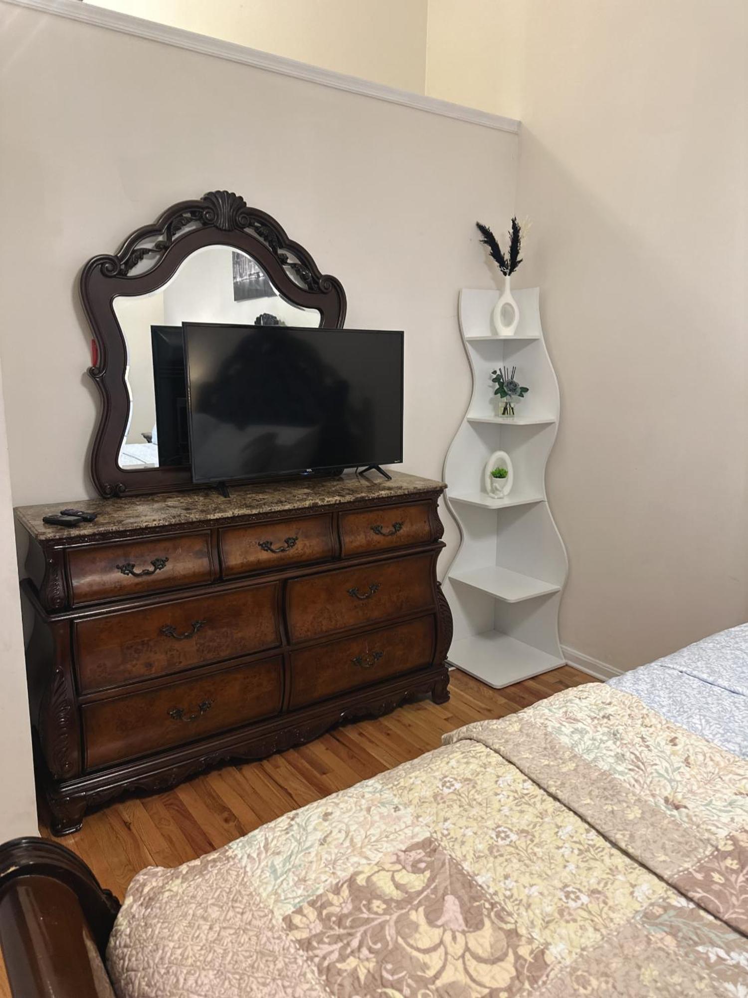 Special Rate Worthy Posh And Magnificent 4 Bedrooms And Two & Half Bath Ґрінбелт Екстер'єр фото