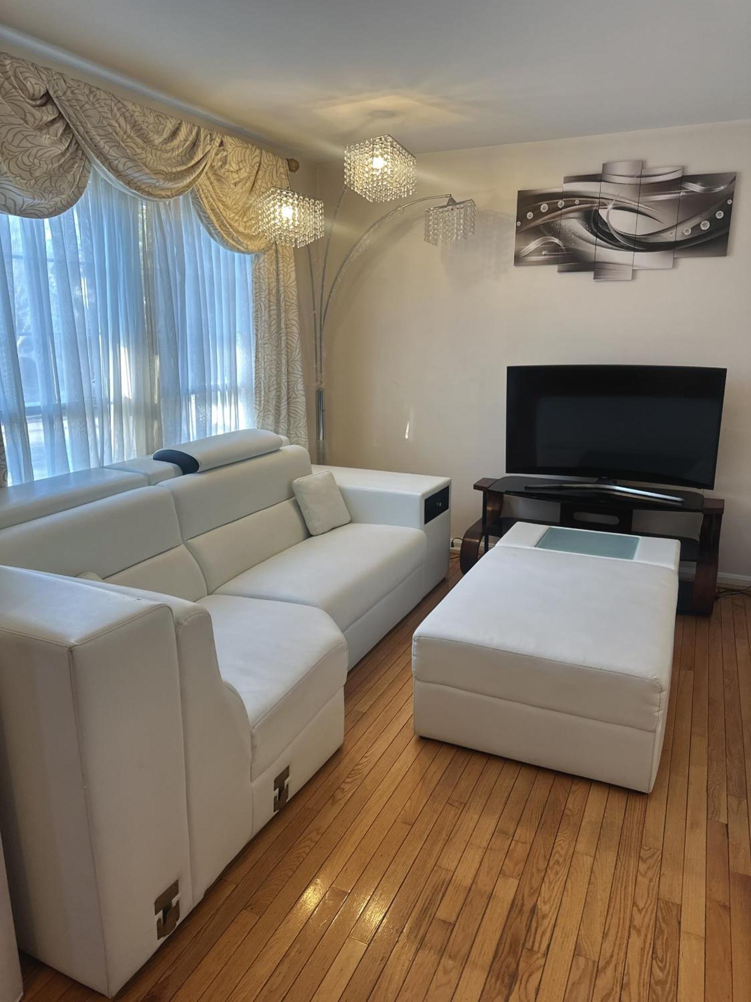Special Rate Worthy Posh And Magnificent 4 Bedrooms And Two & Half Bath Ґрінбелт Екстер'єр фото