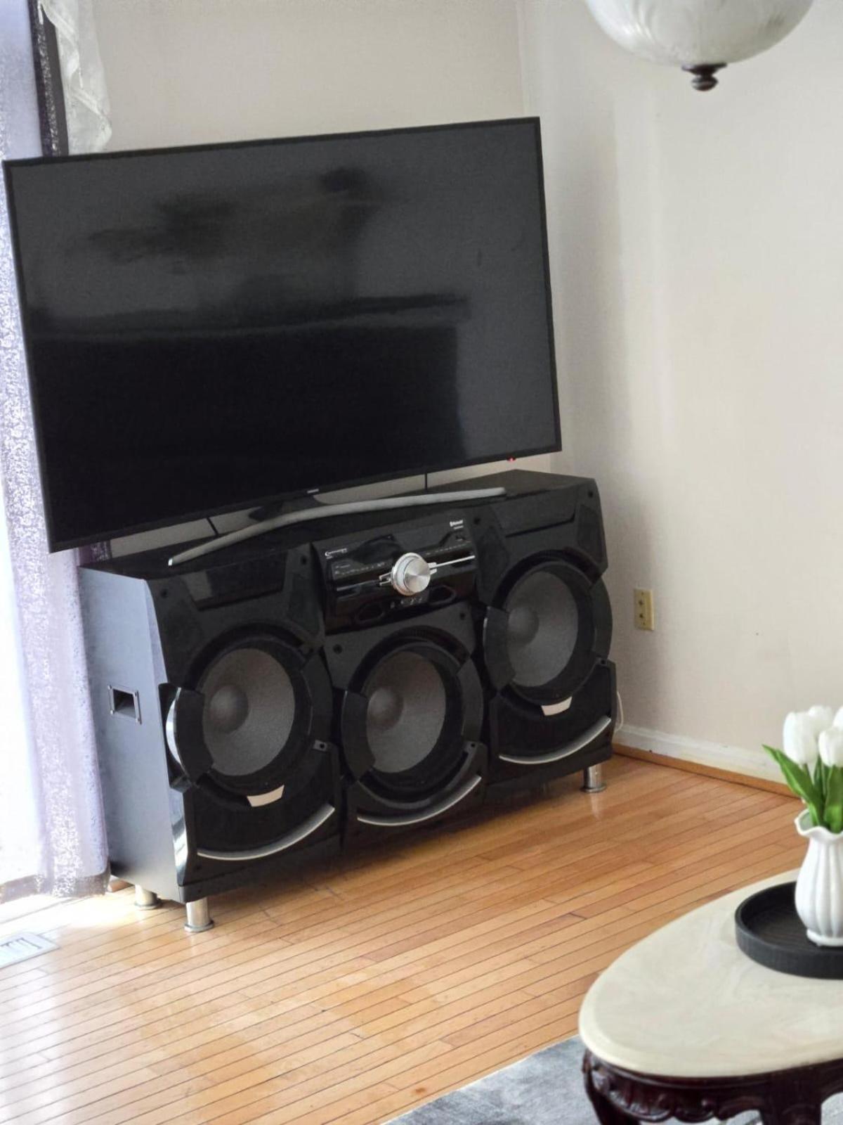 Special Rate Worthy Posh And Magnificent 4 Bedrooms And Two & Half Bath Ґрінбелт Екстер'єр фото